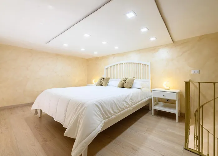 La Magnifica Napoli Apartments Gold House